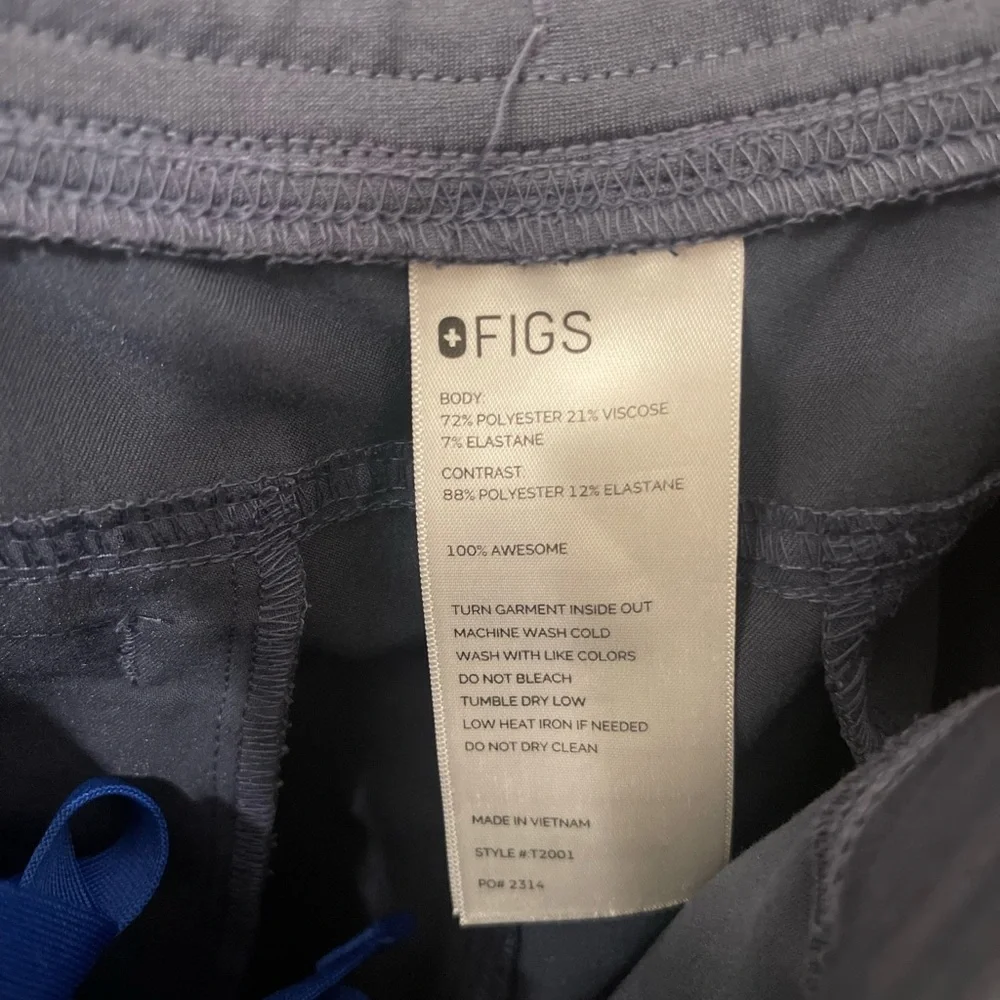Figs Technical Collection Men’s Cargo Scrub Pants Style T2001 Blue size large